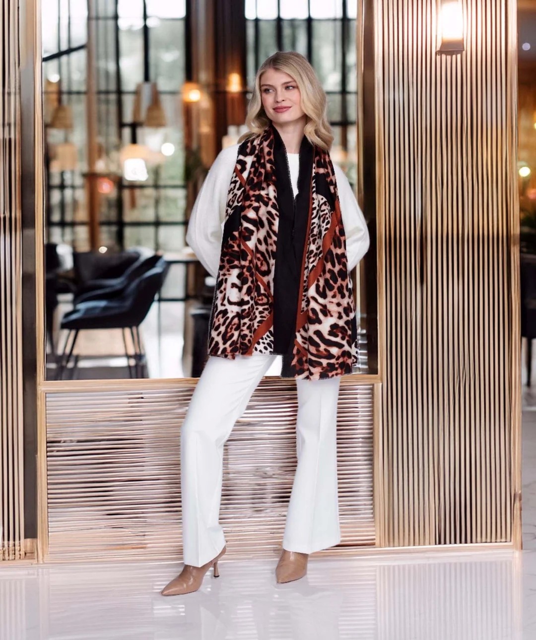 Pia Rossini Yolanda Leopard Print Scarf – Chestnut