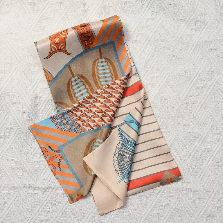 Cosy Life Silk Neck Scarf – Abstract